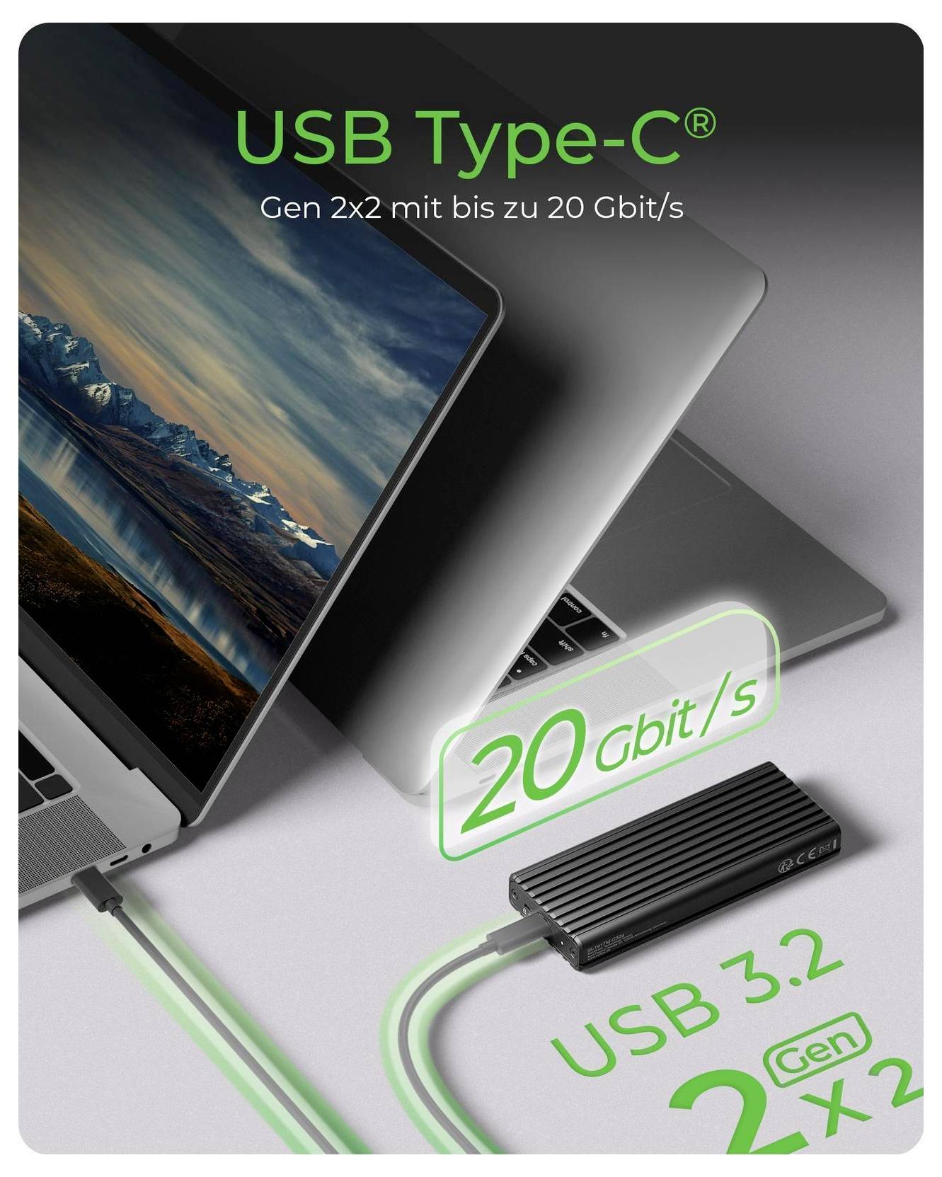 USB 3.2 Gen 1 flash drive zapojená do notebooku s viditeľným rýchlym prenosom údajov až do 5 Gbit/s a rukou používajúcou klávesnicu.