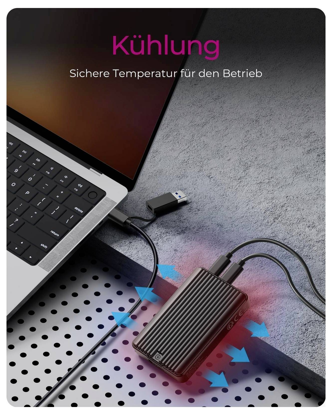 Notebook pripojený k prenosnému chladiemu zariadeniu s modrými šípkami indikujúcimi odvod tepla; text znie "Chladenie" a "Bezpečná teplota pre prevádzku".