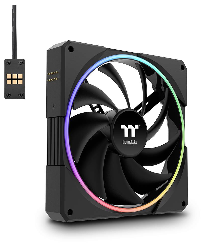 Čierny chladiaci ventilátor PC Thermaltake s dúhovým RGB krúžkom, zobrazený s malým pripojiteľným magnetickým modulom ovládača a kábalom.