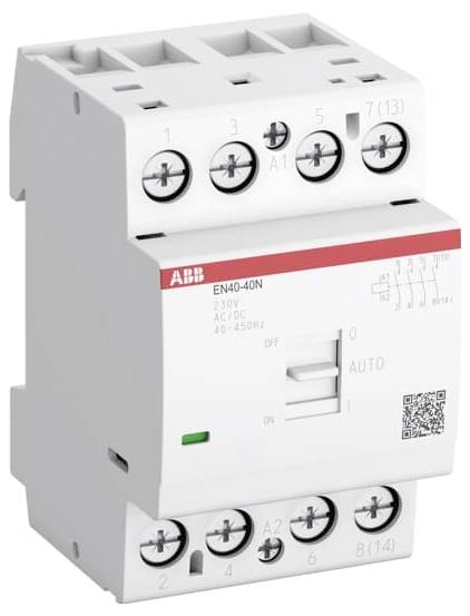 ABB EN40-40N modulárny elektrický relé s označenými svorkami, ručným posúvačom AUTO/OFF a indikačným svetlom.