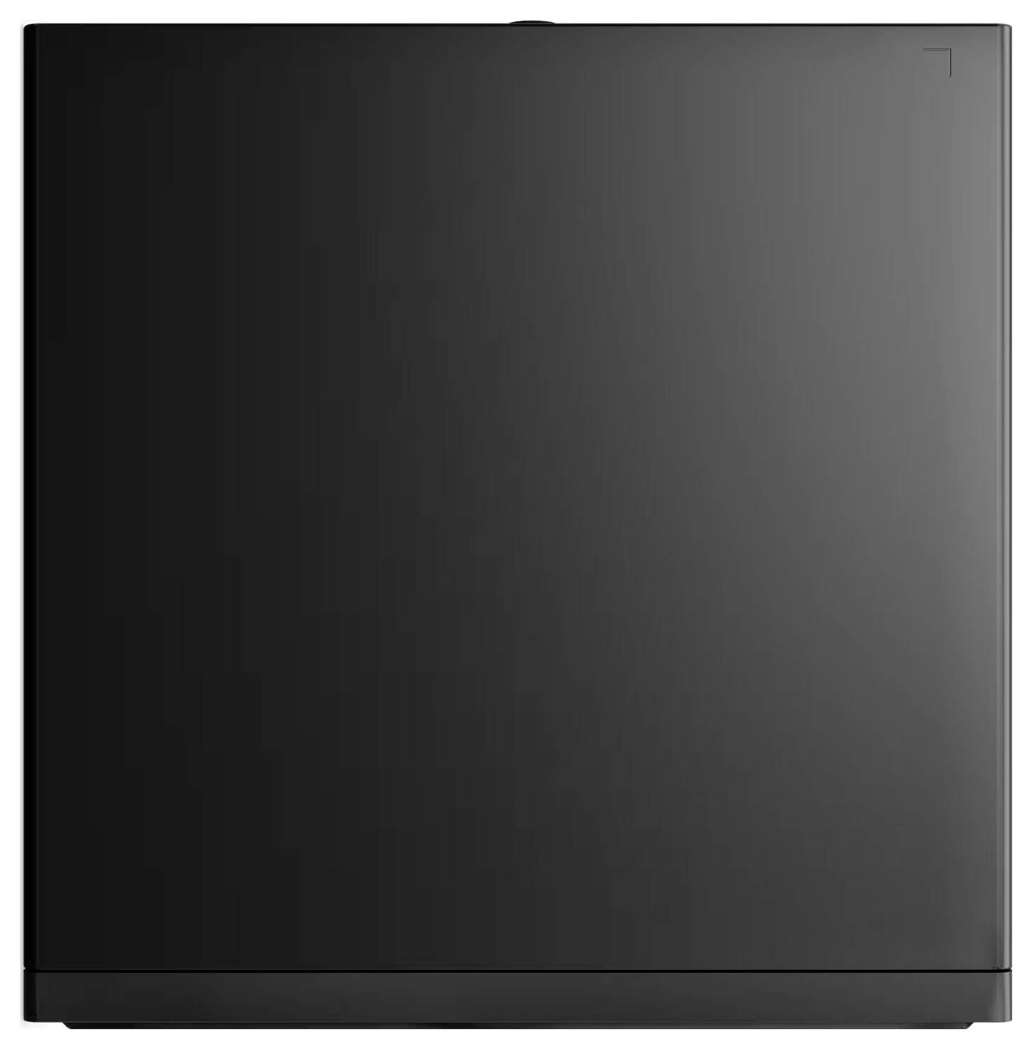 Zadný pohľad na čiernu konzolu Xbox Series X s портами a nálepkami pre napájanie, HDMI, USB, Ethernet a rozšírenie úložiska.