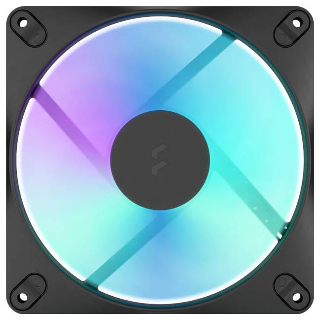 Zblízka zobrazený štvorcový chladiaci ventilátor PC so kruhovou čepeľou s RGB osvetlením a štyrmi montážnymi bodmi v rohoch.