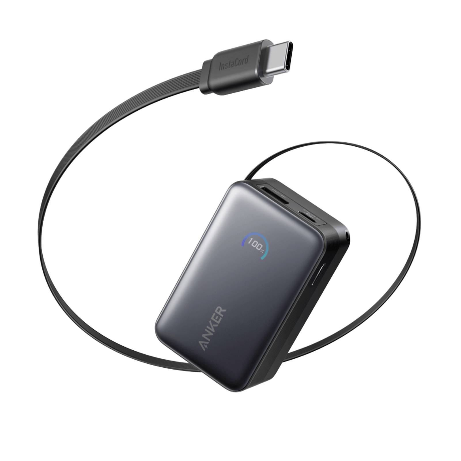 Prenosná batéria Anker so vstavaným USB-C nabijacím kablom, zobrazená v čiernej farbe na bielom pozadí.
