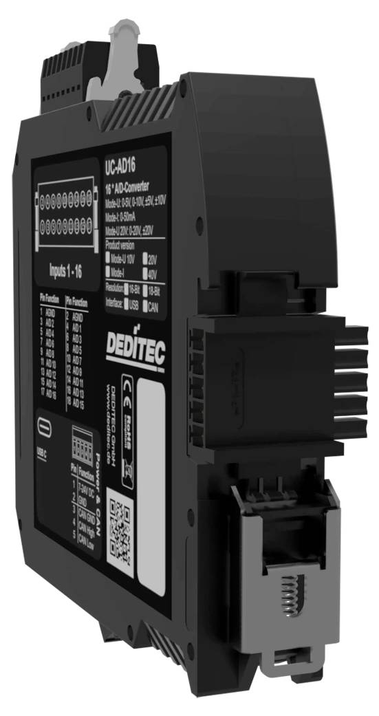 Čierny priemyselný elektronický modul so zásuvkami, označený "UC-AD16" a "DEDTIC", zobrazený v uhlovom pohľade produktu na bielom pozadí.