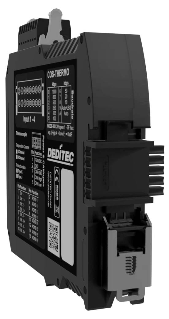 Čierny priemyselný elektronický modul DEDITEC s označeniami a konektorovými portami, zobrazený v šikmom bočnom pohľade na bielom pozadí.