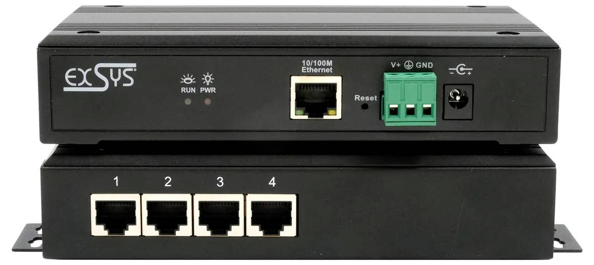 Dva čierne sieťové zariadenia Exsys umiestnené na sebe, pričom predný prvok zobrazuje štyri ethernetové porty a horný prvok zobrazuje pripojenia napájania, resetovania a terminála.