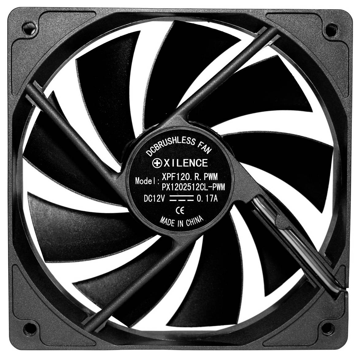 Štvorcový čierny ventilátor Xilence DC s bezuhlíkovým motorom na chladenie počítača s viditeľným modelom a štítkom výkonu na centrálnom náboji.