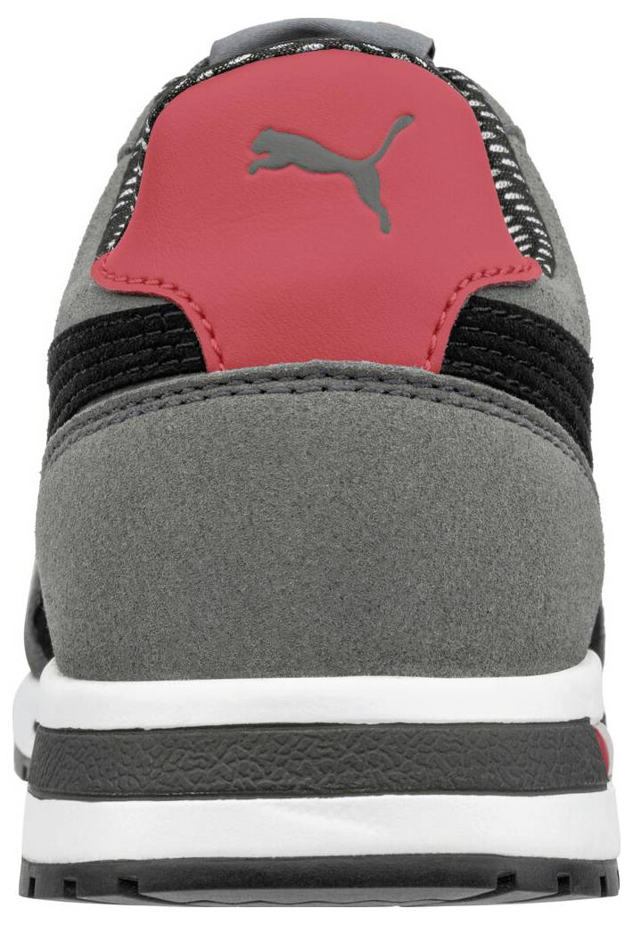 Sivá a červená teniská Puma zobrazená zozadu s logom Puma a hrubou bielou podrážkou.
