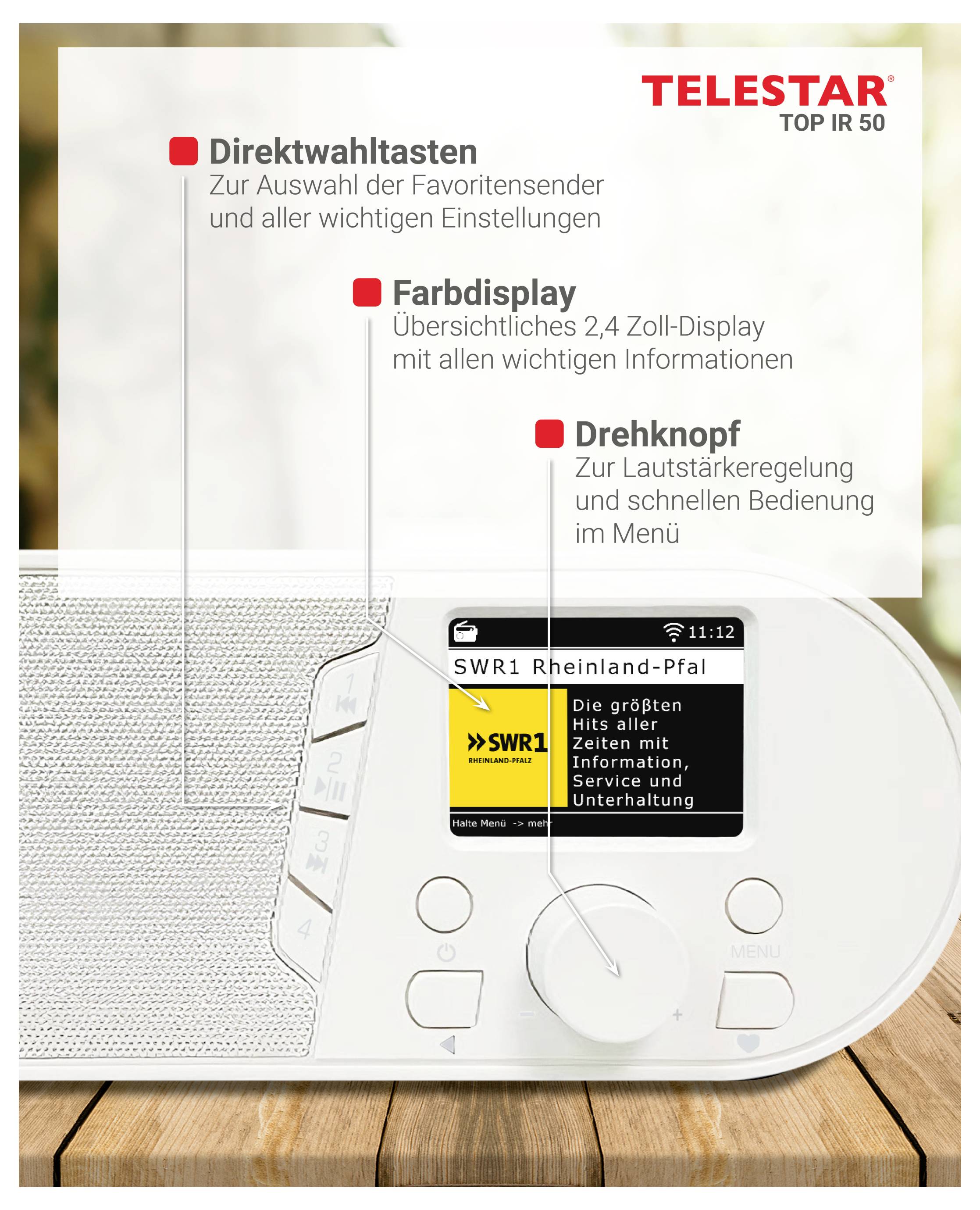 Biely TELESATR TOP IR 50 rádio s farebným displejom a veľkým ovládacím gombom hlasitosti na drevenom povrchu, zobrazený s nemeckými popiskami funkcií pre prednastavené stanice, displej a ovládanie gombom.