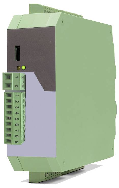 Zelený priemyselný elektronický modul s čelným zvorkovnicou, stavovými LED diódami a vetraným krytom.