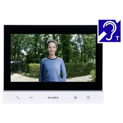 Obrazovka videovrátnika zobrazuje ženu stojiacu vonku, v pravom hornom rohu je ikona pre prístupnosť sluchového asistenta.