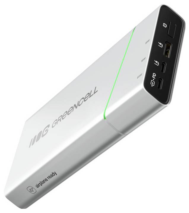 Strieborná GreenCell powerbank s LED indikátorom batérie, portami USB-A a USB-C a označením "ready pre lietadlá".