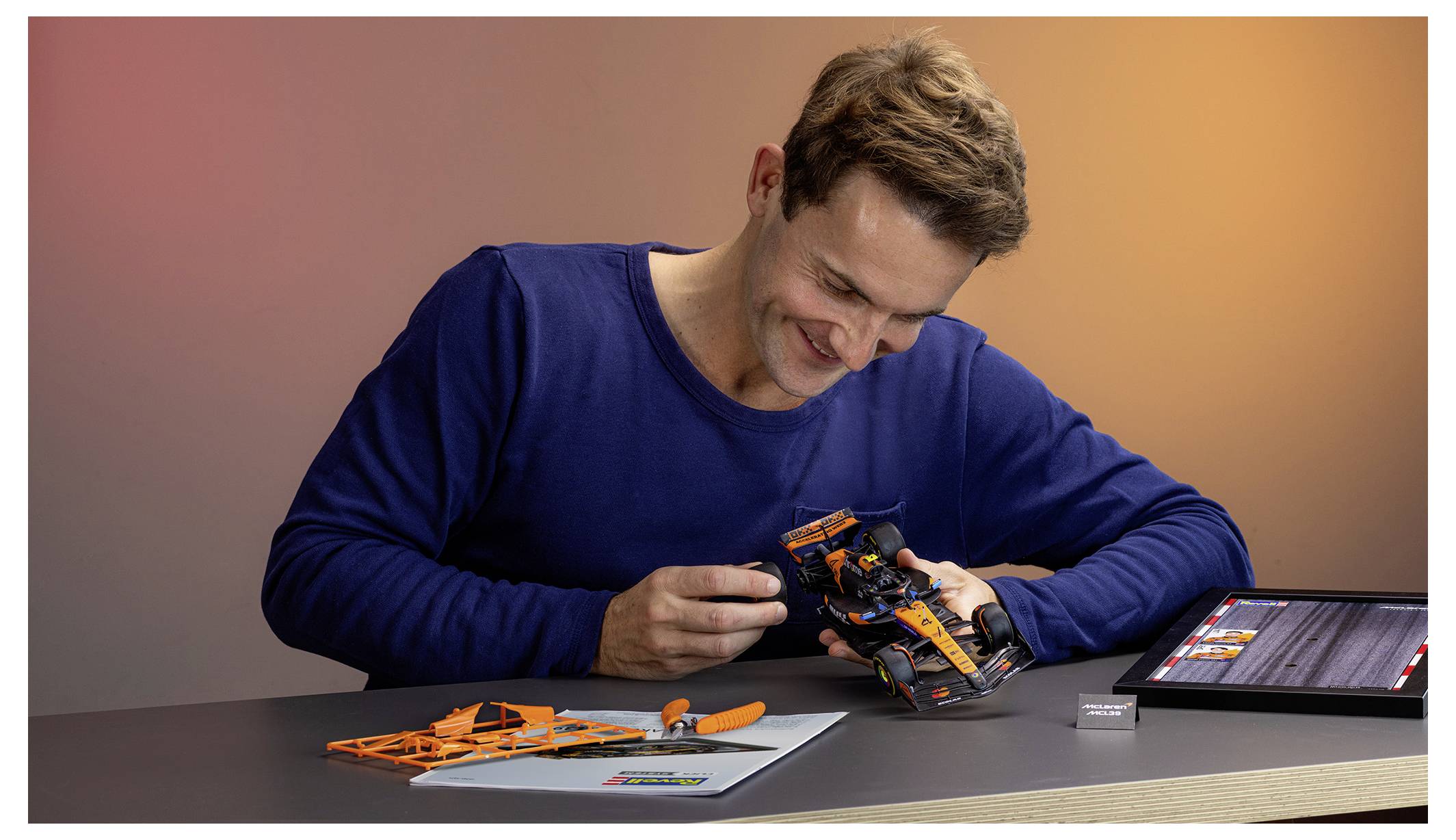 Revell 07748 "McLaren MCL39" - Click System model auta, stavebnica 1:20-28