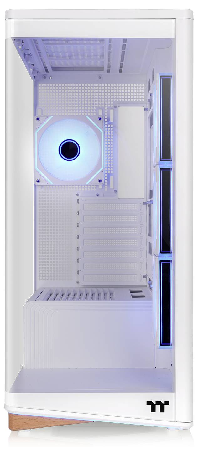 Biela strednoveľká PC skrinka s žiarivým modrým RGB predným ventilátorom, skleneným bočným panelom a viditeľnými interných zásobníkmi na jednotky a priestorom na káble.