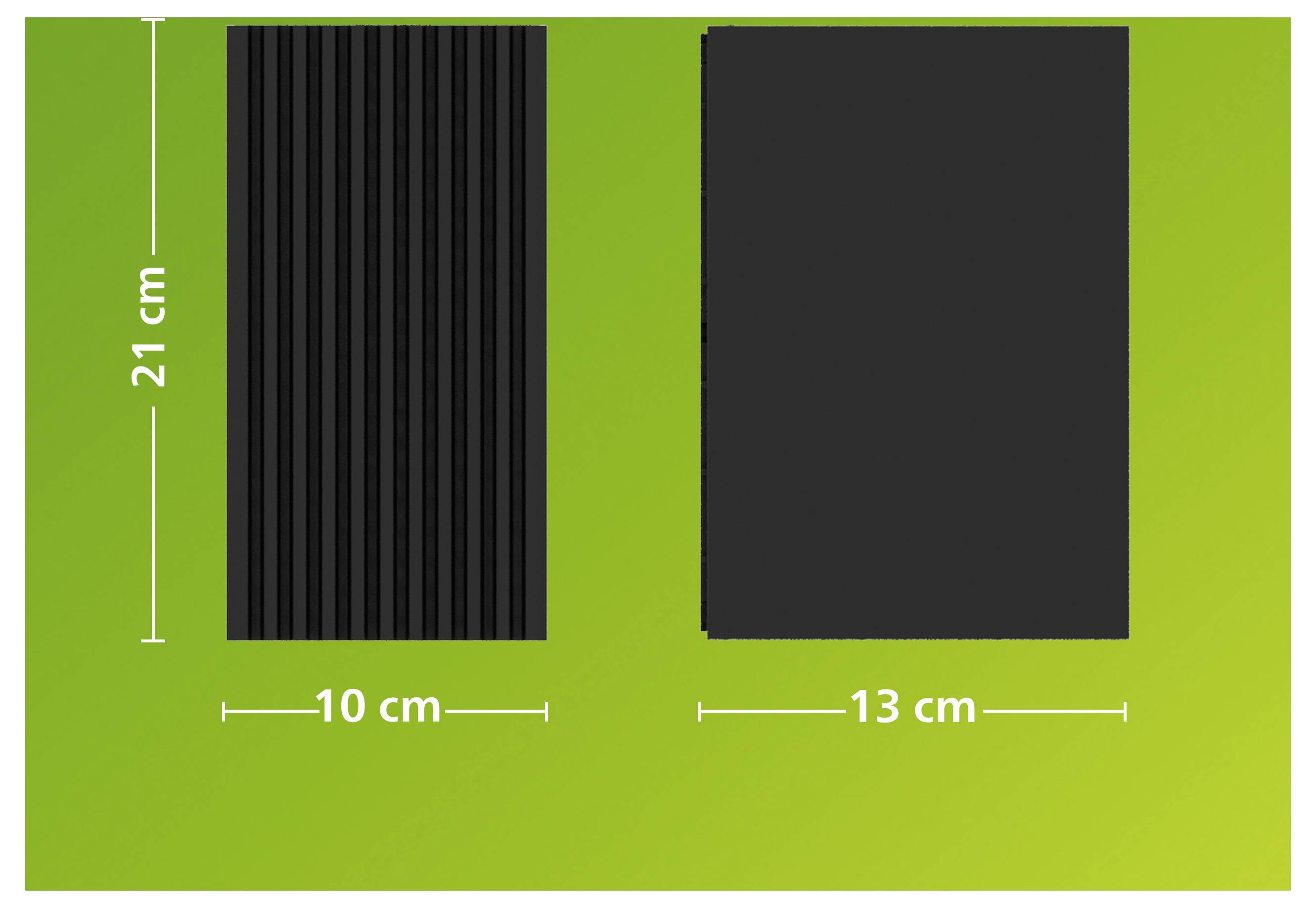 Dva čierne obdĺžnikové panely na zelenom pozadí; ľavý panel je vysoký 21 cm a široký 10 cm s vertikálnymi drážkami, pravý panel je široký 13 cm a hladký.