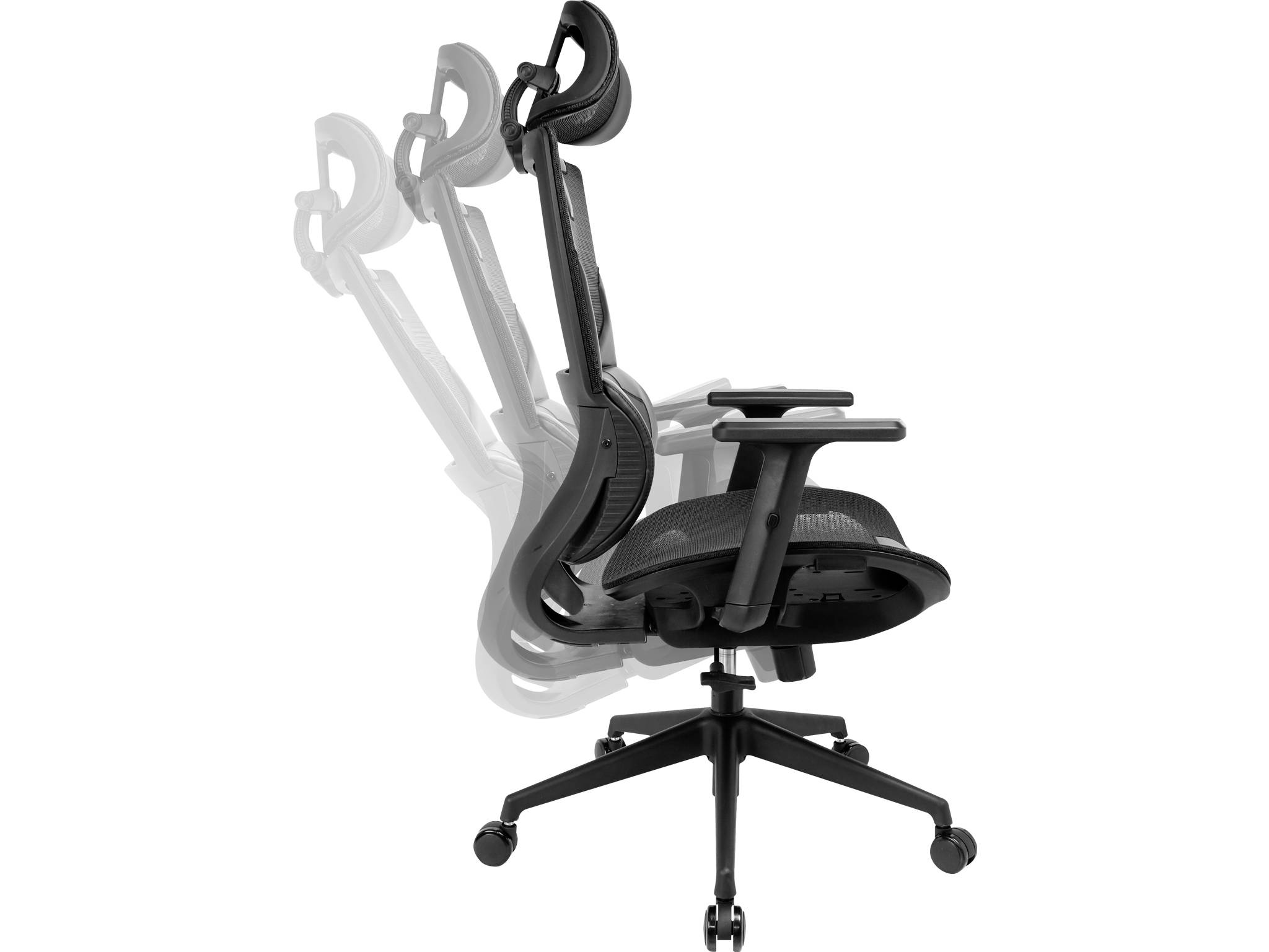 Čierna ergonomická kancelárska stolička v bočnom pohľade s nastaviteľnou opierkou hlavy, lakťovými opierkamipredajnou podstavilou na kolieskach, zobrazená s vyblednútými pozíciami pohybu naznačujúcimi nastavenie skláňania.