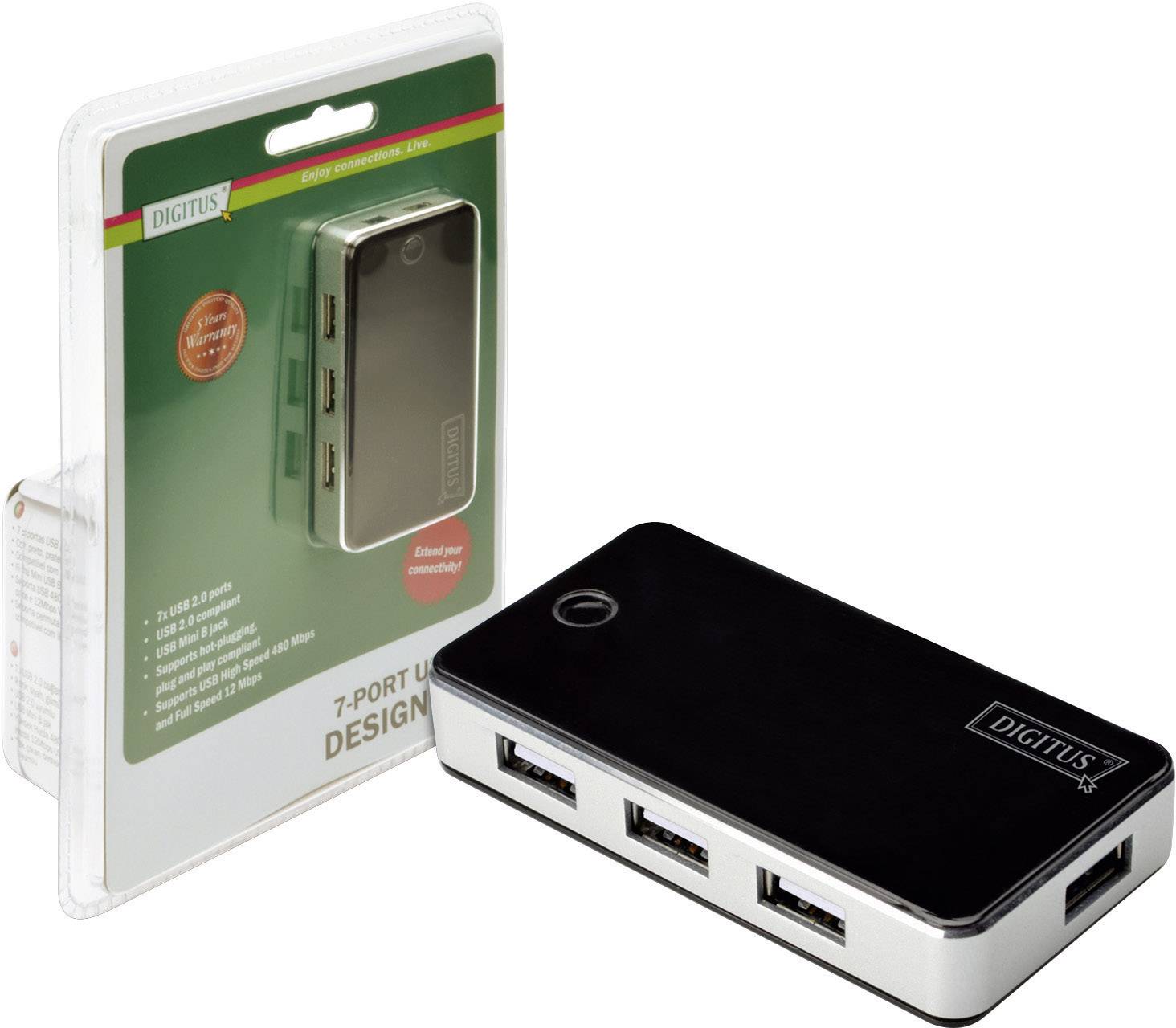 USB hub so 7 portami od značky Digitus je vidieť v originálnom obale. Hub leží vpredu, obal je umiestnený za ním.