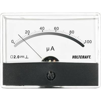 Analógový ampérmeter ukazuje 20 mikroampérov na stupnici od 0 do 100 µA, obchodná značka 'Voltcraft' v pravom dolnom rohu.