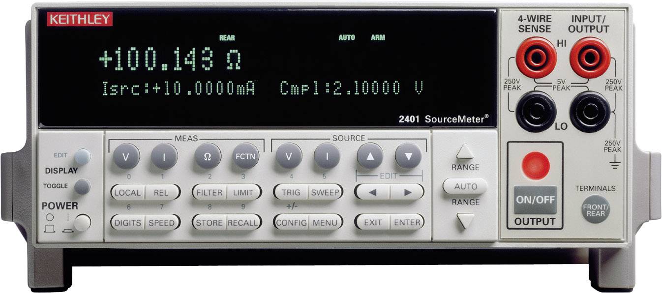 Keithley 2401 SourceMeter ukazuje odpor +100,143 Ω pri prúde 10,0000 mA. Ovládacie tlačidlá a konektory sú viditeľné.