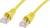 Žltý ethernetový kábel s dvoma RJ45 konektormi, používaný pre sieťové pripojenia.
