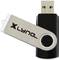 Čierny USB kľúč so sklopiteľným strieborným krytom, na ktorom je napísané 'Xlyne'.