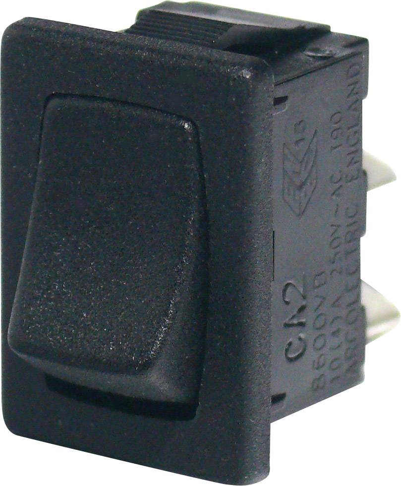 Čierny páčkový spínač obdĺžnikového tvaru. Má dva kontakty na zadnej strane na pripojenie k elektrickému zariadeniu.