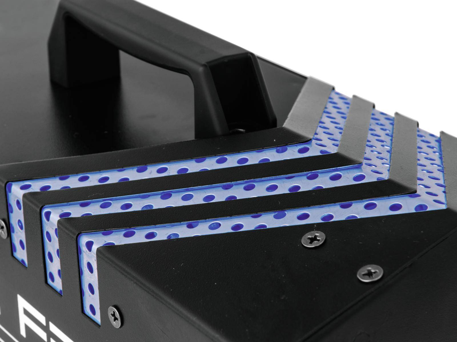 Detailný záber čierneho predmetu s modrými bodkovanými detailmi a rukoväťou. Na povrchu sú viditeľné skrutky.