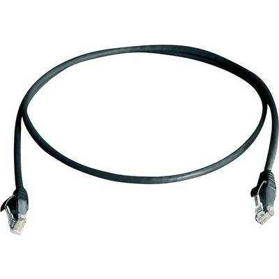 Čierny ethernetový kábel s dvoma RJ45 konektormi na oboch koncoch, na bielom pozadí.