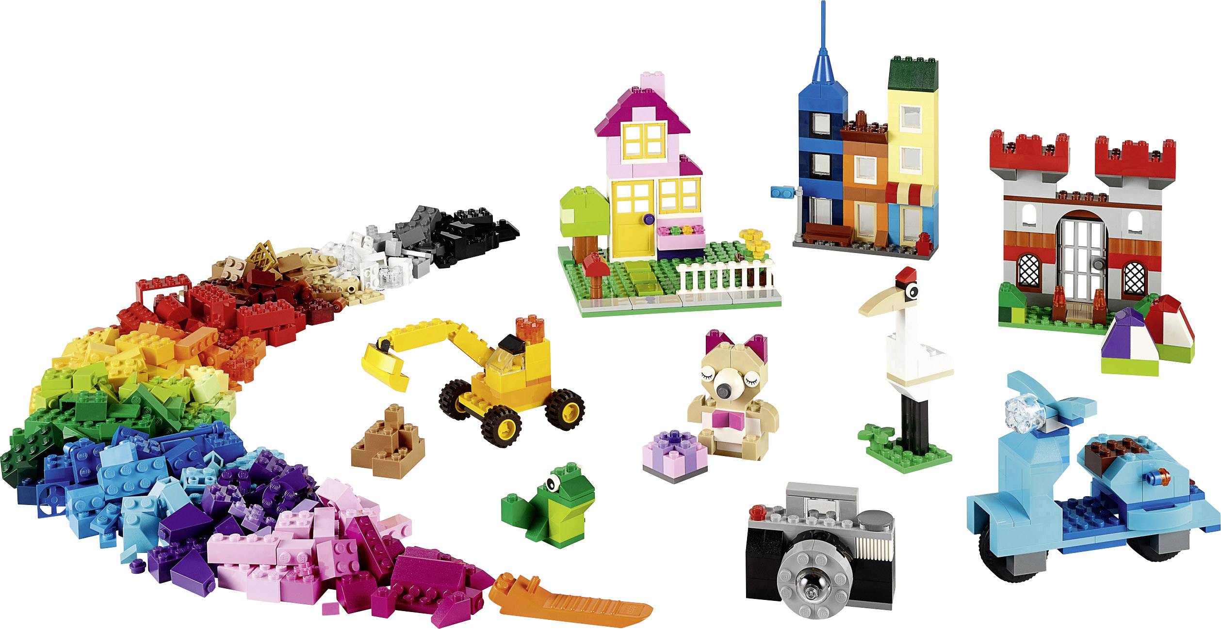 Farebné LEGO stavebné kocky v rôznych tvaroch a farbách, usporiadané do kruhu. Vedľa kociek sú malé postavené modely.