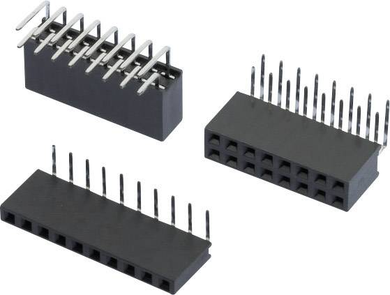 Tri čierne, obdĺžnikové konektory s viacerými kovovými pinmi, ktoré sa používajú v elektronických obvodoch.