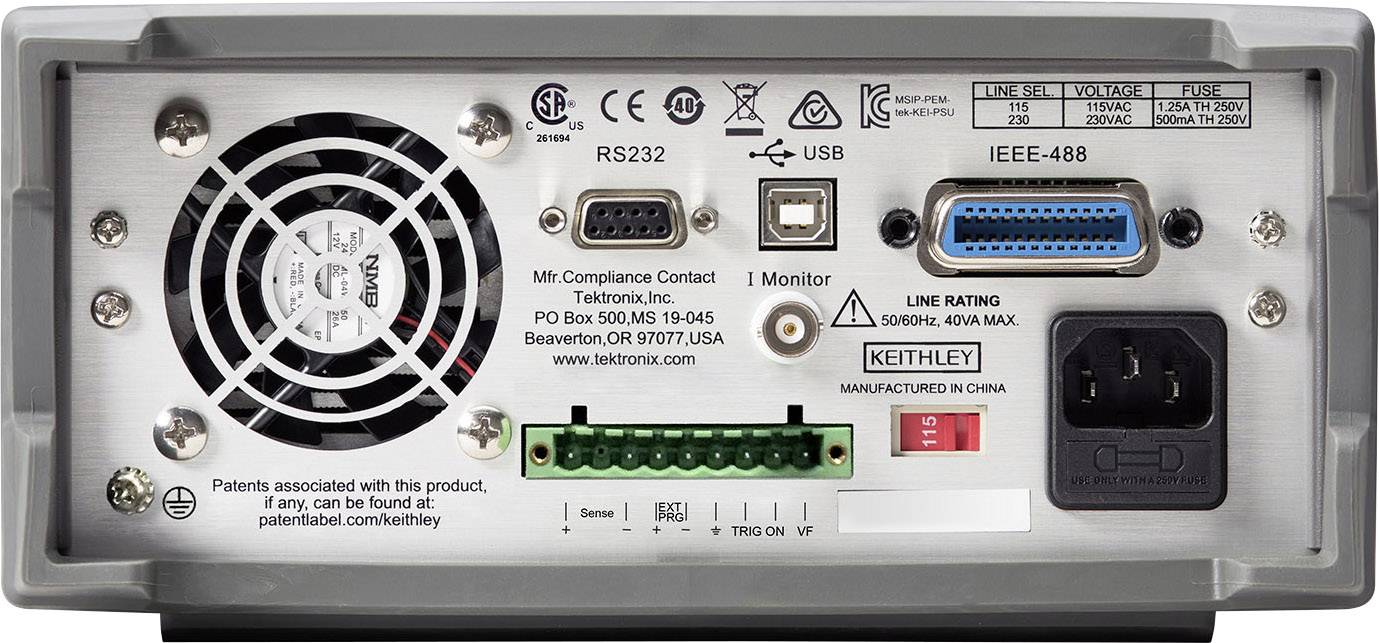 Zadná strana meracieho prístroja s prípojkami a vetraním. Viditeľné sú rozhrania RS232, USB, IEEE-488 a napájací konektor.