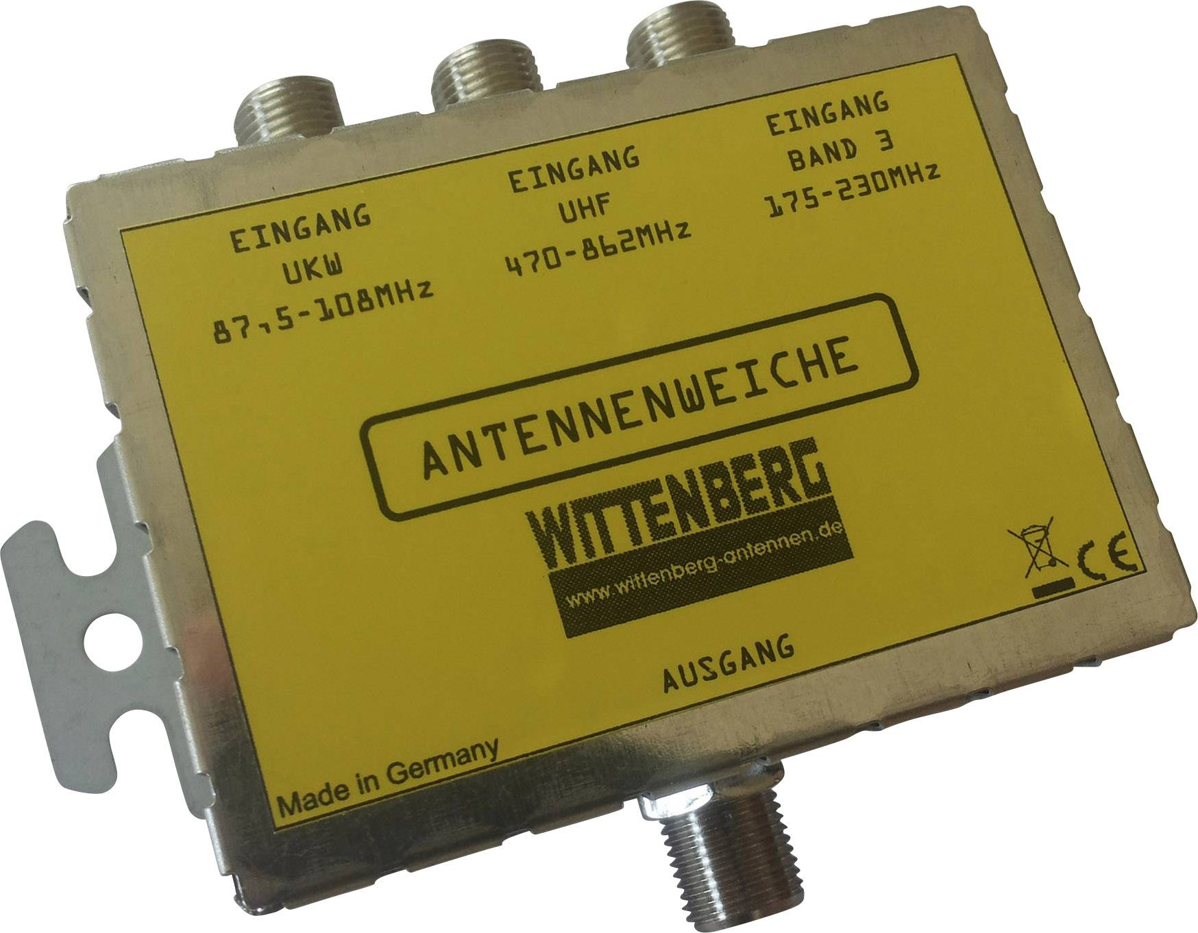 Anténny prepínač Wittenberg s tromi vstupmi: VKV 87,5-108 MHz, UHF 470-862 MHz, pásmo 3 175-230 MHz, a jedným výstupom.