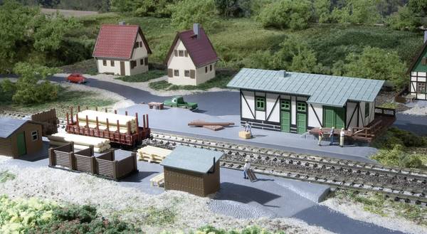 Auhagen 14451 N Kôlňa na tovar s nákladnou cestou