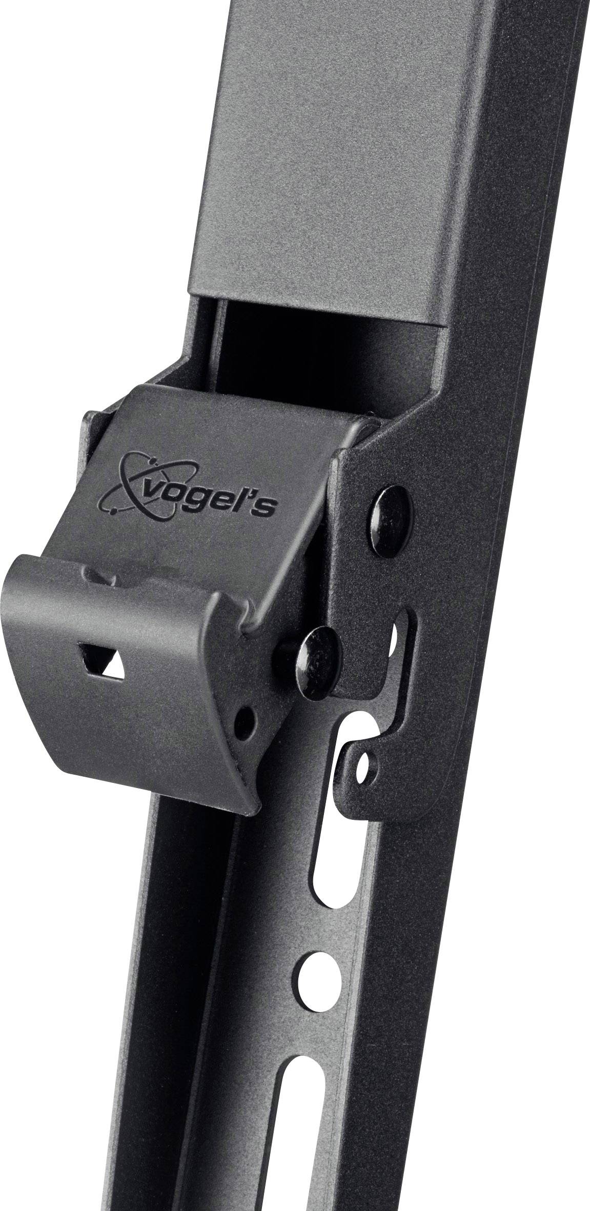 Detailný záber čierneho montážneho mechanizmu na stenu so logom 'Vogel's'. Mechanizmus má niekoľko radov otvorov pre flexibilné možnosti inštalácie.
