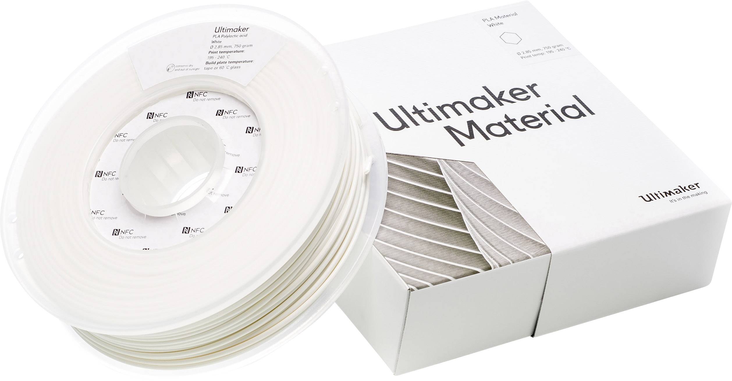 3D tlačiarenský filament od Ultimaker v bielej farbe, vedľa škatule s nápisom 'Ultimaker Material'.