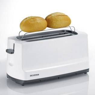 Biely toaster so vstavaným nadstavcom na pečivo, na ktorom ležia dva zlatohnedé žemle. Spotrebič je od značky Severin.