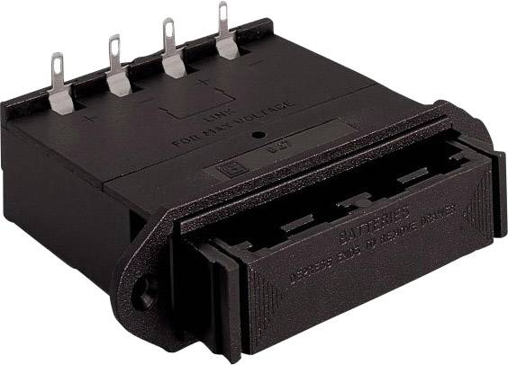 Čierny elektrický adaptér so štyrmi kovovými kontaktmi hore a jedným konektorom vpredu, určený na prepojenie elektronických zariadení.