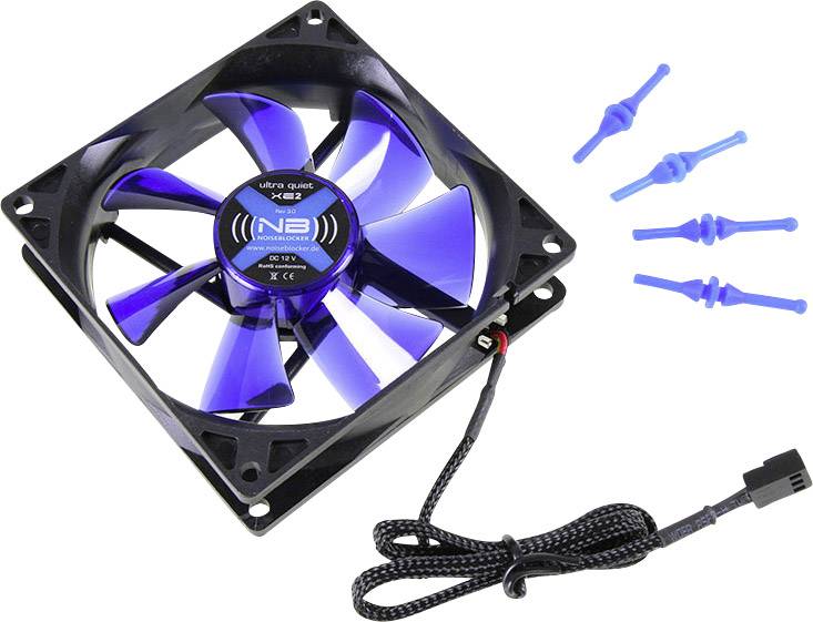 Modrý počítačový ventilátor s čiernym rámom, vedľa ktorého sú štyri modré upevňovacie kolíky. Čierny kábel so zástrčkou je pripojený.