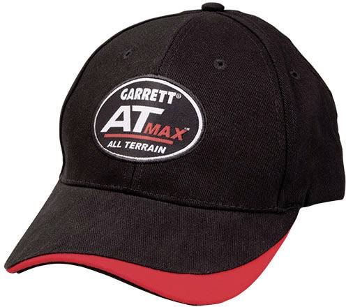 Čierna čiapka s červeným lemom a oválnym logom s nápisom 'Garrett AT Max All Terrain'.