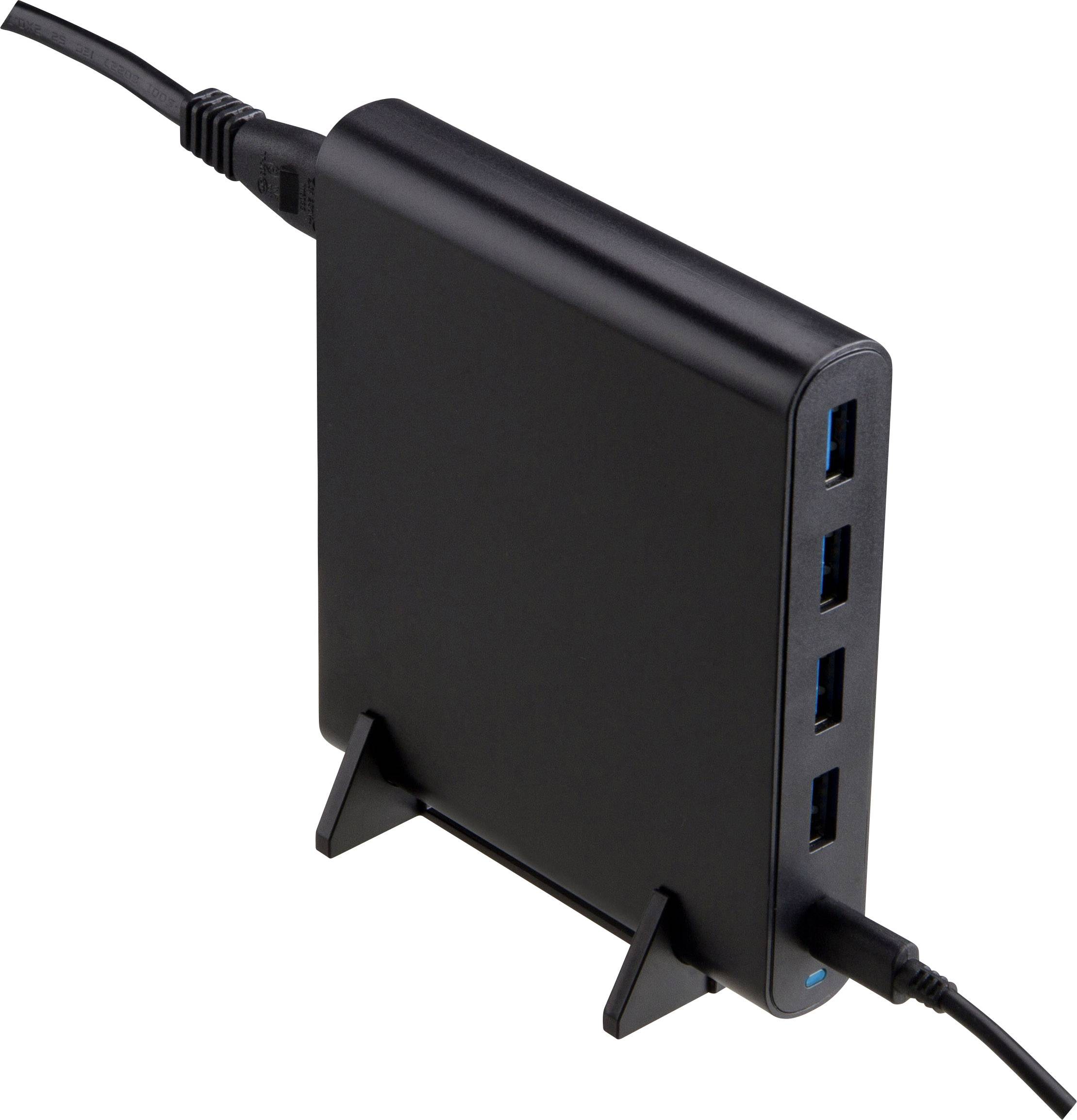 Čierna USB nabíjačka so štyrmi USB portami stojí vzpriamene v stojane a je pripojená k napájaciemu káblu.
