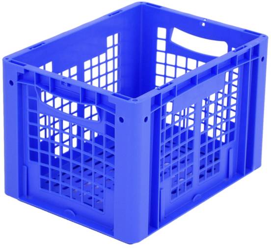 Prázdny modrý plastový prepravný kontajner so sieťovanými stenami a rukoväťami po stranách.