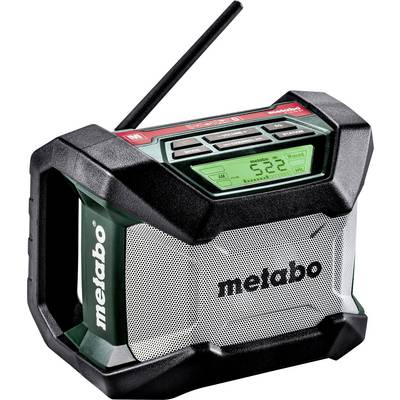 Prenosné rádio v odolnom kryte s digitálnym displejom a logom Metabo. Má ovládacie tlačidlá a vyťahovateľnú anténu.