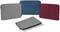 Štyri obaly na notebook v sivej, modrej a červenej farbe. Jeden obal ukazuje notebook čiastočne vytiahnutý. Všetky sú obdĺžnikového tvaru so zipsom.