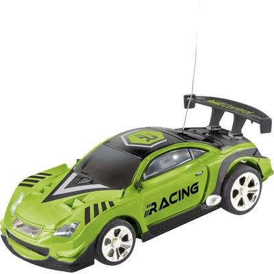 Zelené diaľkovo ovládané hračkárske auto s čiernymi detailmi a zadným krídlom. Na boku nápis 'Racing'.