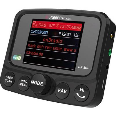 Digitálne rádio v móde DAB+. Displej zobrazuje 'on3radio' na frekvencii 107,4 MHz. Poznámka: 'Klikni si na www.on3radio.de'.