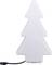 Biela, štylizovaná vianočná stromčeková lampa s čiernym elektrickým káblom, ideálna pre sviatočnú výzdobu.