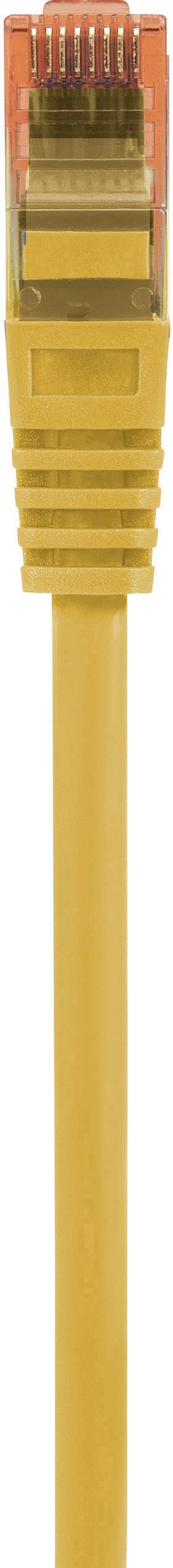 Žltý ethernetový kábel so oranžovým konektorom, zobrazený v detailnom zábere.