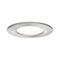 Okrúhle LED vstavané svietidlo v striebornom kryte, vyžarujúce jasné, priame svetlo.