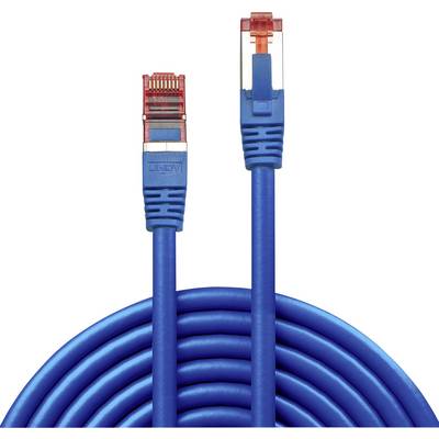 Modrý sieťový kábel s červenými konektormi, navinutý. Vhodný pre ethernetové pripojenia.