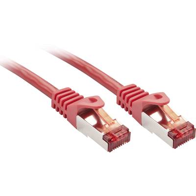 Dva červené ethernetové káble s RJ-45 konektormi.